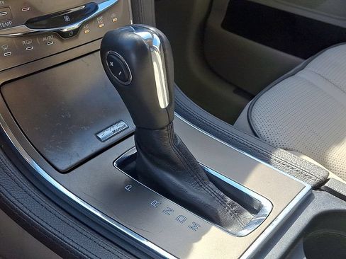 Used 2011 Lincoln MKX 2WD w/ 101A Rapid Spec Order Code image 13