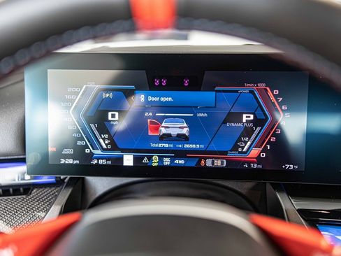 Used 2025 BMW M5 w/ Carbon Package image 24