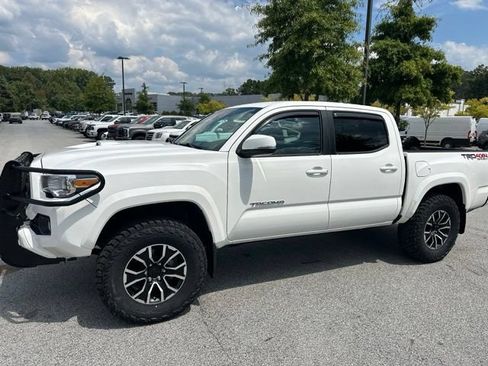 Used 2020 Toyota Tacoma TRD Sport AWD/4WD image 11