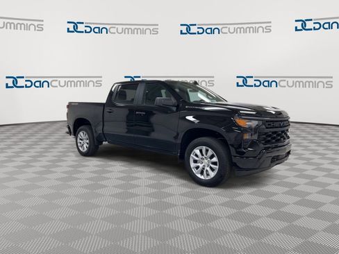 Used 2024 Chevrolet Silverado 1500 Custom AWD/4WD image 2