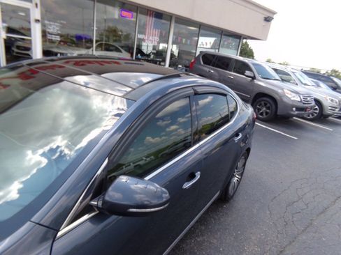 Used 2015 Kia Cadenza Premium w/ Luxury Package FWD image 38