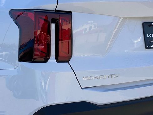 New 2026 Kia Sorento LX FWD image 3