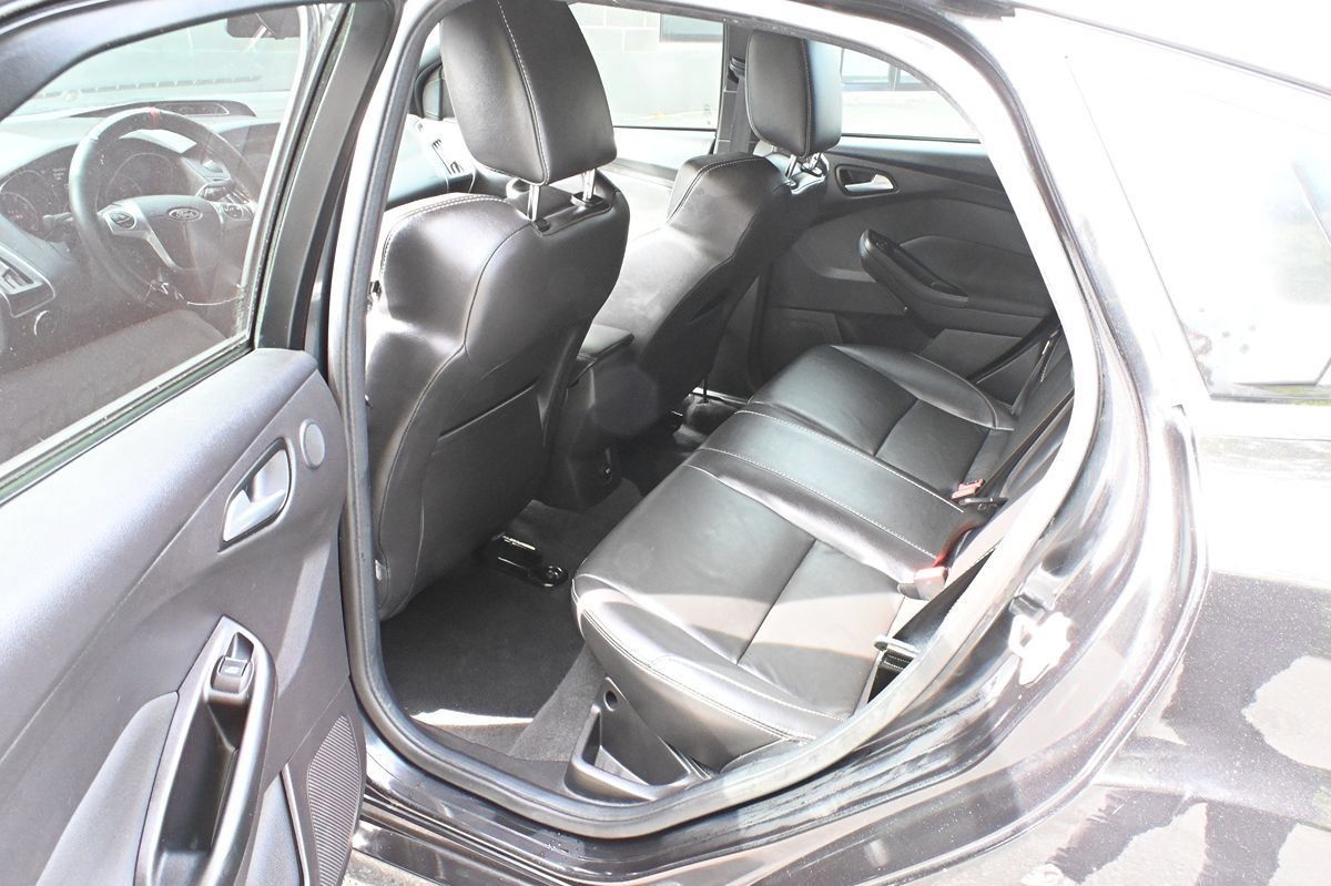 Used 2014 Ford Focus ST w/ Equipment Group 202A FWD image 9