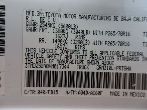 Used 2017 Toyota Tacoma TRD Off-Road w/ Premium & Technology Package AWD/4WD image 47