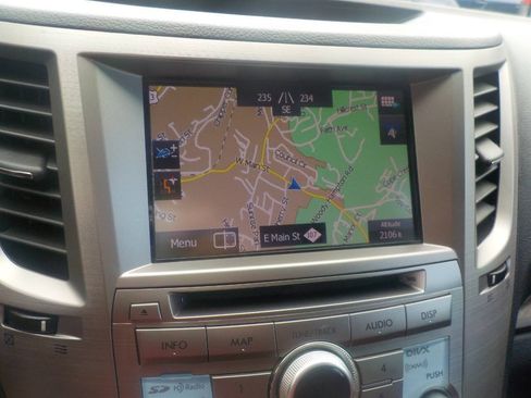 Used 2013 Subaru Outback 2.5i Limited AWD/4WD image 18
