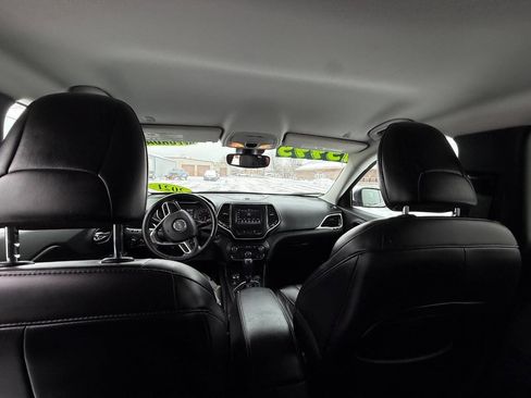 Used 2021 Jeep Cherokee Latitude Plus image 23