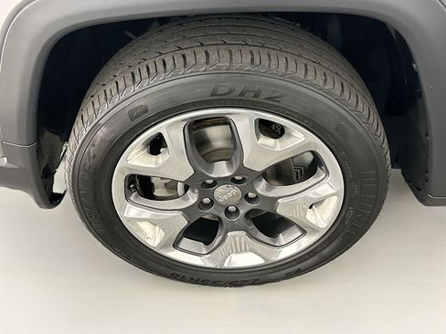 Used 2018 Jeep Compass Limited w/ Navigation Group image 11