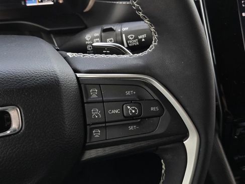 Used 2024 Jeep Grand Cherokee L Altitude image 30