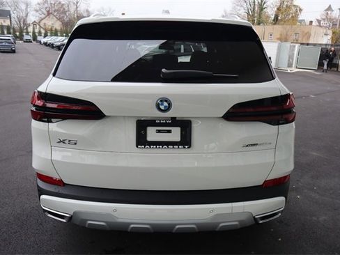 New 2026 BMW X5 xDrive50e w/ Executive Package image 5