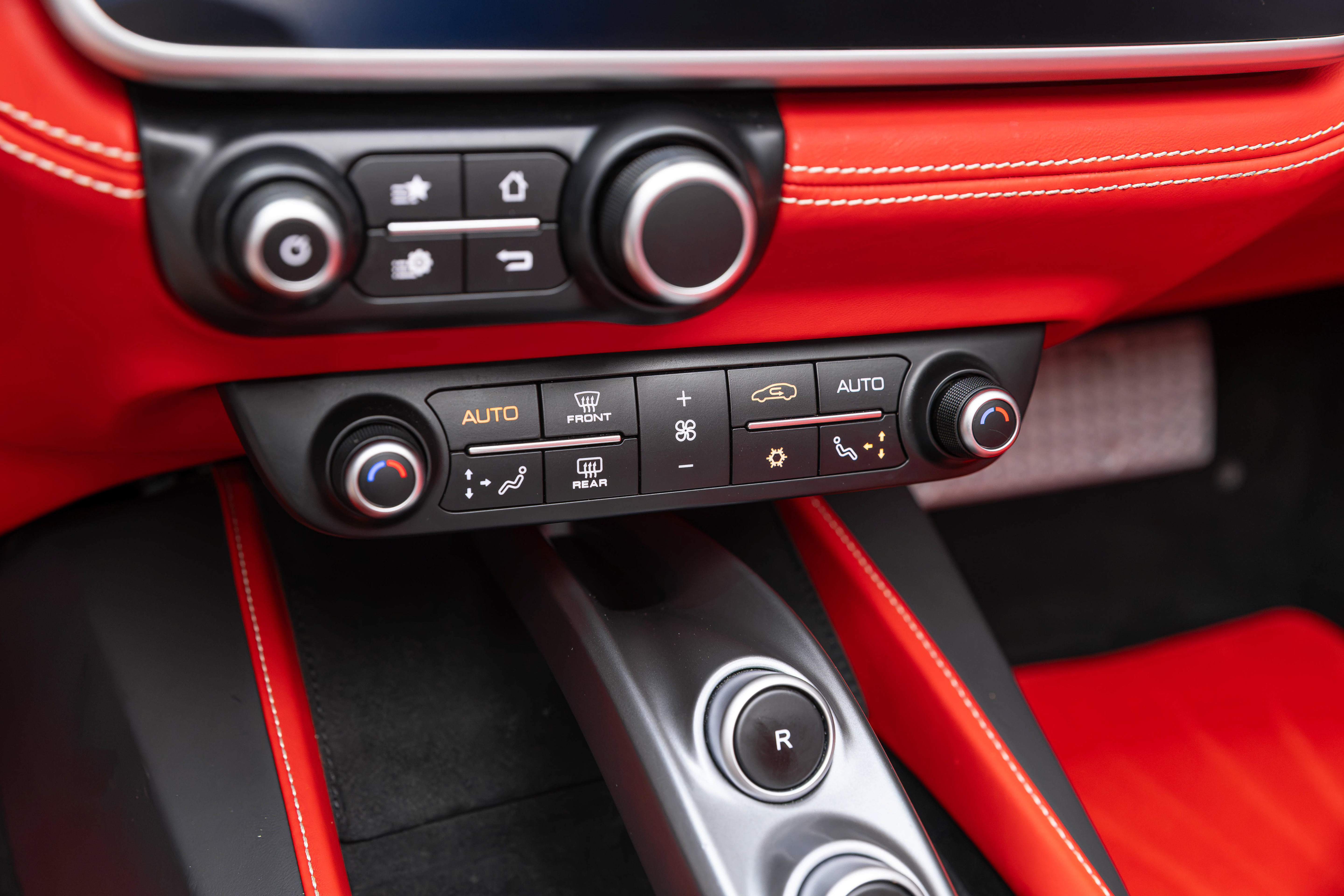 Certified 2019 Ferrari Portofino RWD image 36