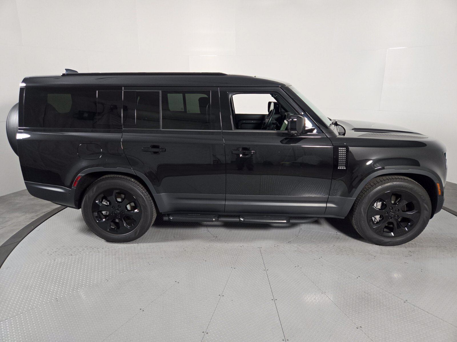 Used 2026 Land Rover Defender 130 S AWD/4WD image 6