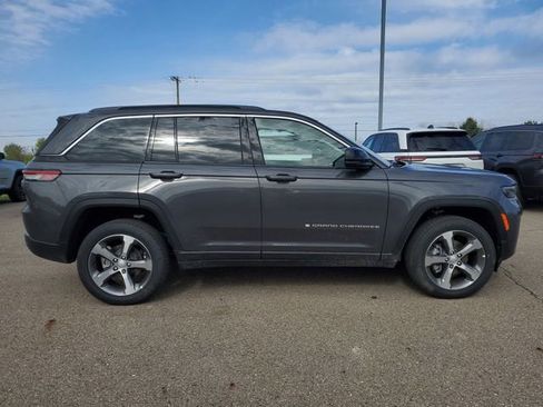 New 2026 Jeep Grand Cherokee Limited AWD/4WD image 8
