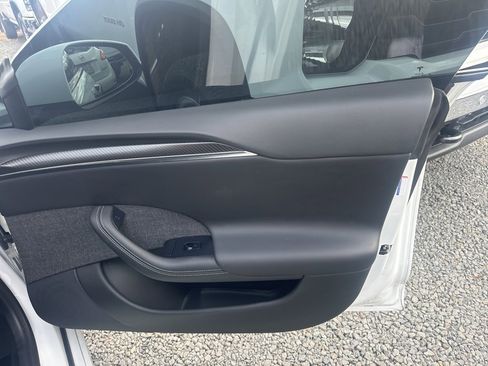 Used 2021 Tesla Model S Plaid image 11