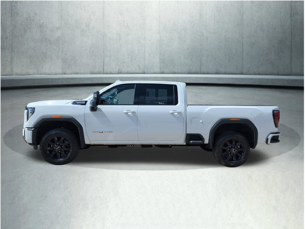 Used 2025 GMC Sierra 2500 AT4 AWD/4WD image 2