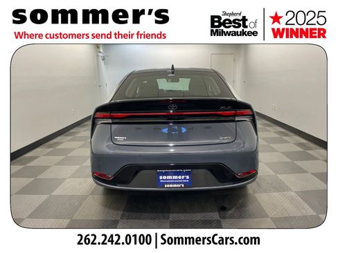 Used 2023 Toyota Prius XLE AWD/4WD image 4