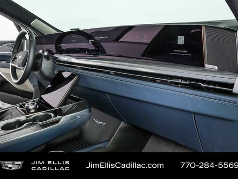 Certified 2025 Cadillac Escalade IQ Luxury 2 w/ LPO, Premium Carpet Package AWD/4WD image 24