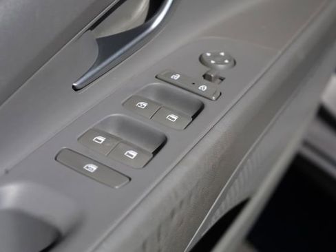 Used 2023 Hyundai Elantra SEL w/ Convenience Package image 15