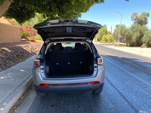 Used 2018 Jeep Compass Sport FWD image 10