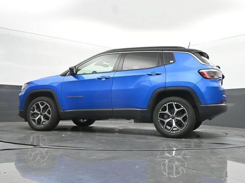 Used 2025 Jeep Compass Limited AWD/4WD image 49