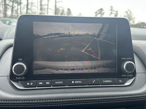 Certified 2025 Nissan Rogue S image 4