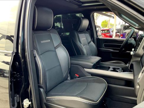 Used 2024 RAM 2500 Laramie w/ Night Edition image 9