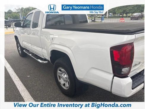 Used 2020 Toyota Tacoma SR w/ SR Convenience Package AWD/4WD image 9