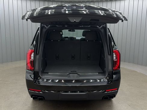 Used 2026 GMC Yukon Denali w/ Sun & Power Step Package AWD/4WD image 16