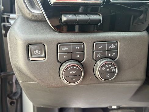 Used 2023 Chevrolet Silverado 1500 High Country w/ Technology Package AWD/4WD image 27