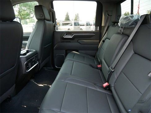 New 2025 GMC Sierra 2500 SLT w/ SLT Premium Package image 6