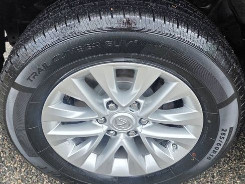 Used 2018 Lexus GX 460 Premium w/ Premium Package AWD/4WD image 9