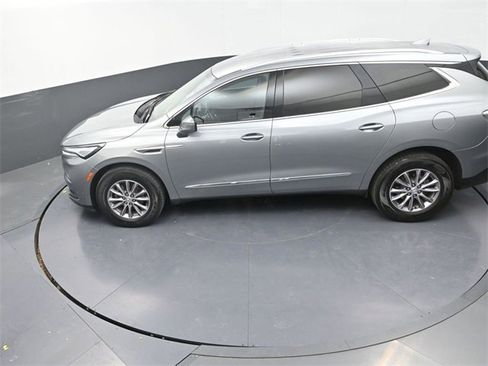 Used 2024 Buick Enclave Premium image 22