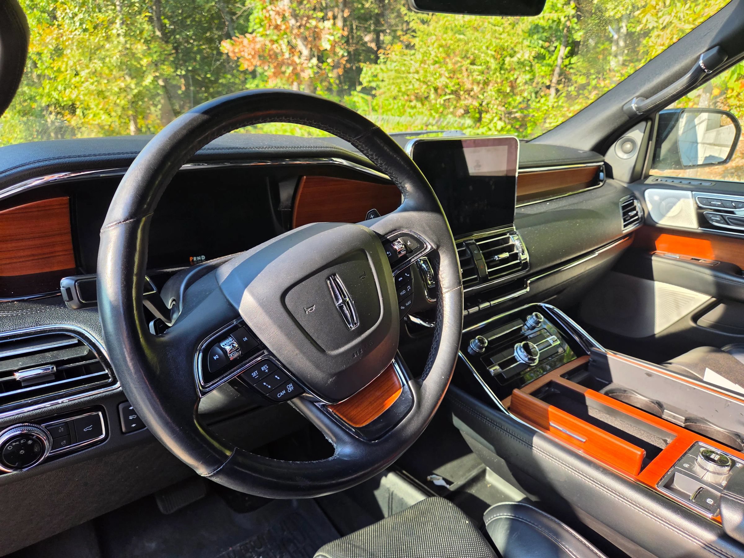 Used 2019 Lincoln Navigator Reserve AWD/4WD image 3