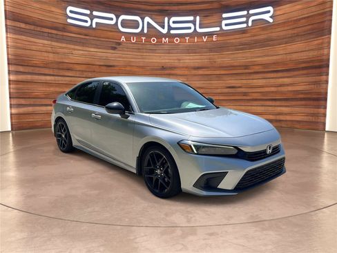 Used 2022 Honda Civic Sport image 8