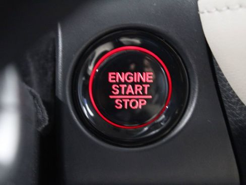 Certified 2025 Honda HR-V LX image 31