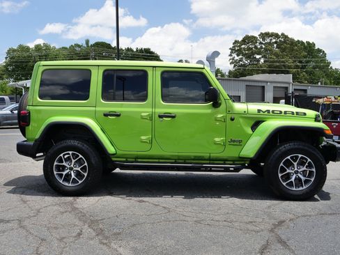 Used 2019 Jeep Wrangler Unlimited Sahara w/ Quick Order Package 24M Moab AWD/4WD image 9