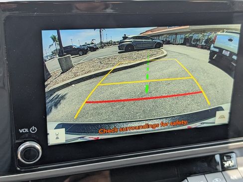 Used 2025 Toyota Camry SE w/ Convenience Package FWD image 6