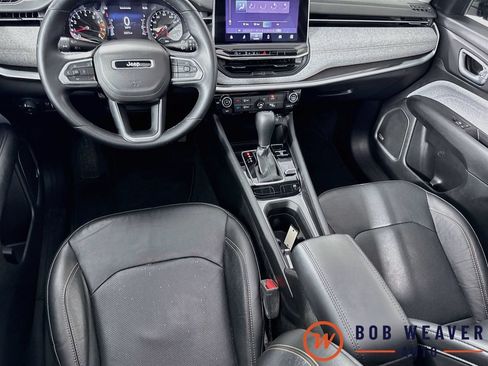 Used 2022 Jeep Compass Latitude w/ Sun and Sound Group AWD/4WD image 28