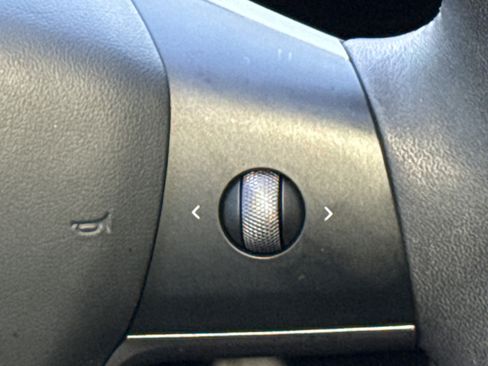 Used 2023 Tesla Model 3 Standard Range image 19