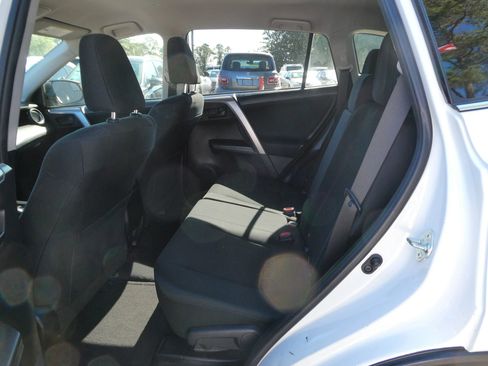 Used 2016 Toyota RAV4 LE image 27