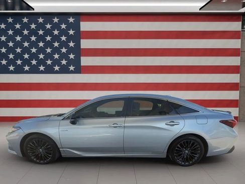 Used 2019 Toyota Avalon XSE image 8