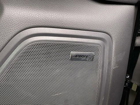 Certified 2025 Porsche Macan image 40