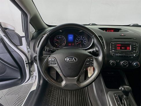 Used 2015 Kia Forte EX image 11