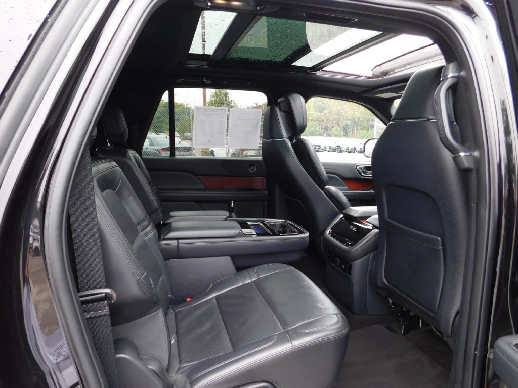 Used 2022 Lincoln Navigator L Reserve AWD/4WD image 9