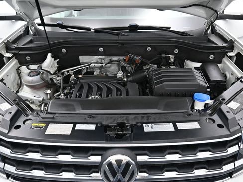 Used 2018 Volkswagen Atlas SEL Premium image 39
