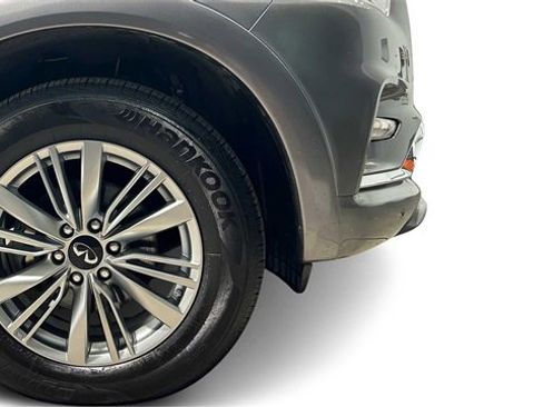 Used 2018 INFINITI QX80 2WD w/ Driver Assistance Package image 8
