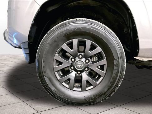 Used 2022 Toyota Tacoma SR AWD/4WD image 8