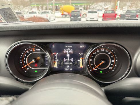 Used 2023 Jeep Gladiator Willys image 17
