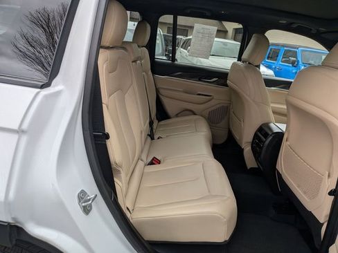Certified 2023 Jeep Grand Cherokee Limited image 32