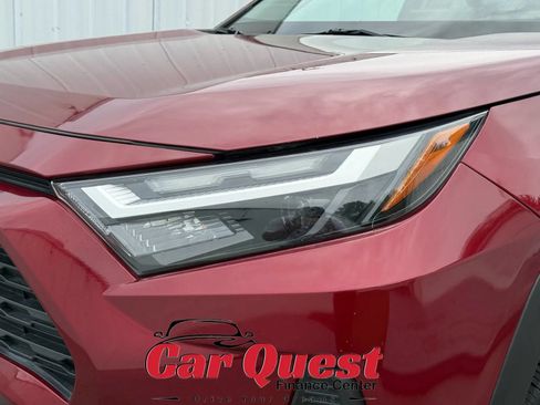 Used 2022 Toyota RAV4 XLE w/ Convenience Package FWD image 22