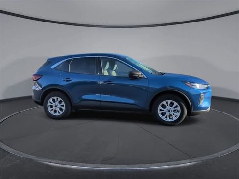 Used 2023 Ford Escape Active image 9